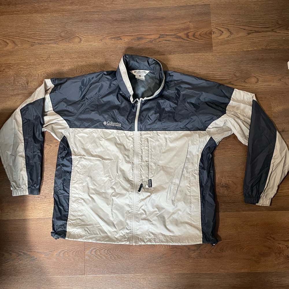 Columbia Men's Lightweight Hooded Windbreaker